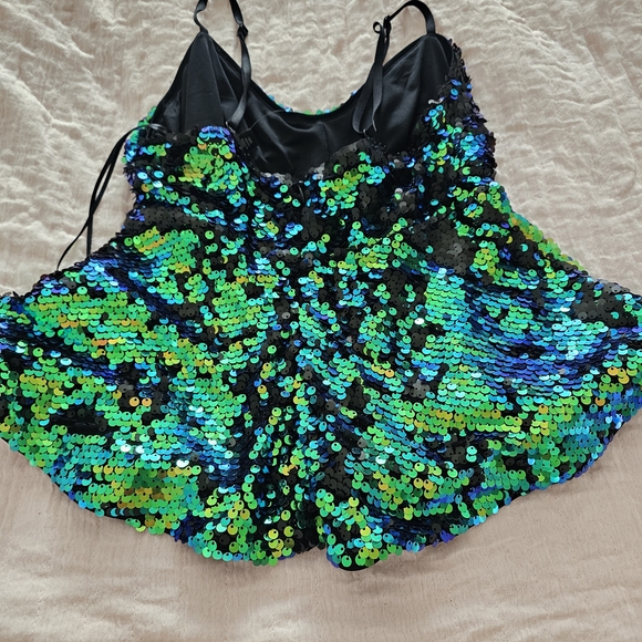 Guess Sequin Blouse in Black and Green - Picture 5 of 5